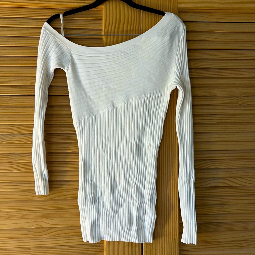 BCBGMaxAzria 🎂 Ivory Off Shoulder Tunic